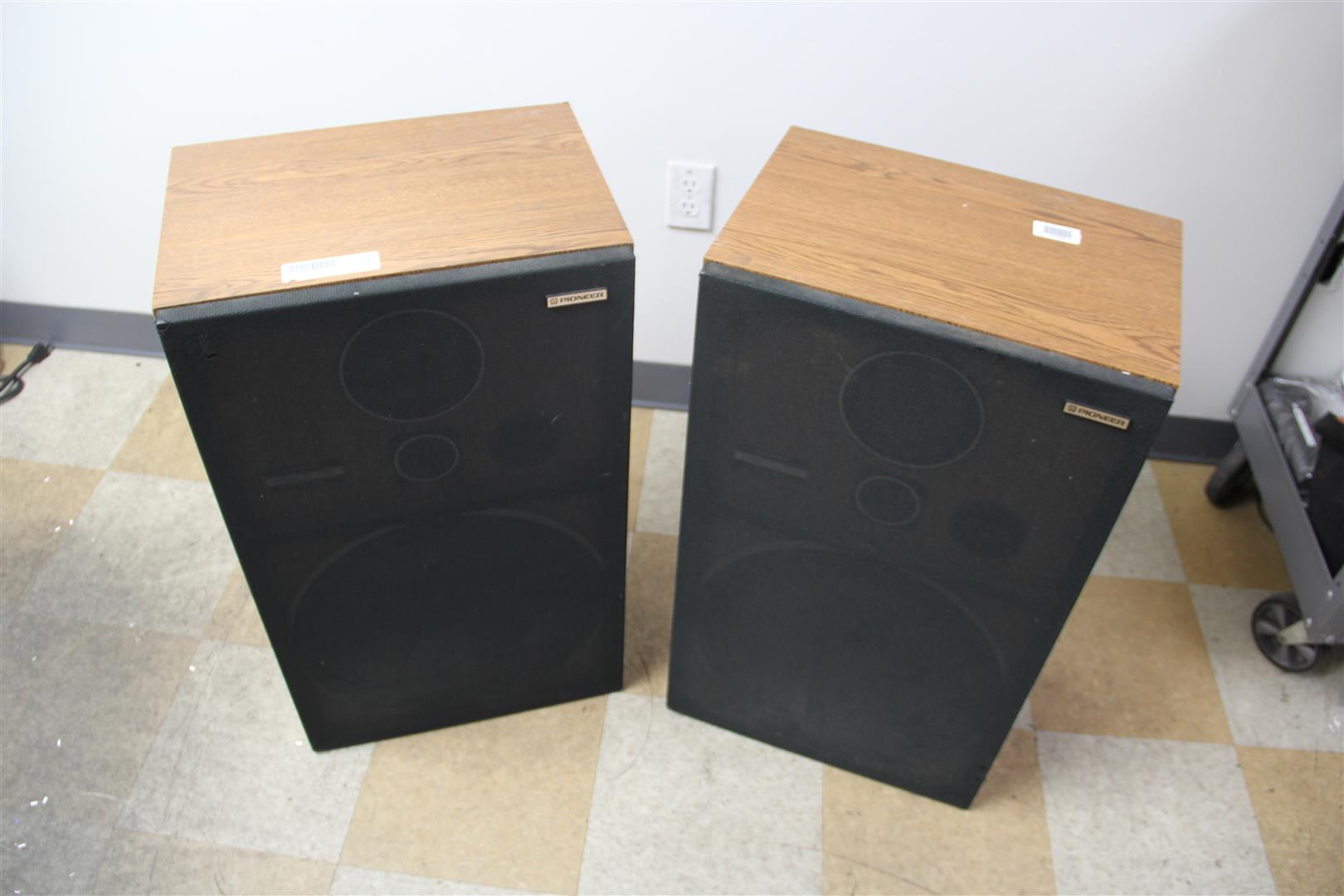 Pair of VINTAGE Pioneer CSG403 Floor Standing 3Way Speaker System