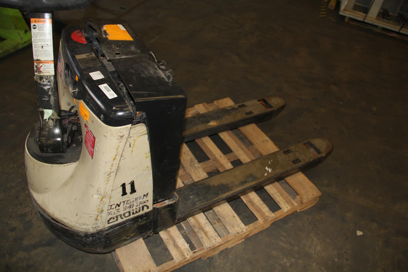 Crown 2000 Series WP203045 Electric Pallet Jack, 4500lb Capacity, Parts/Repair eBay