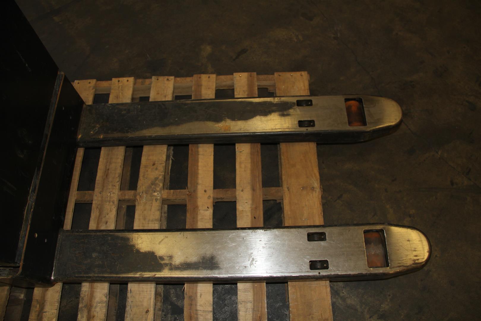 Crown 2000 Series WP203045 Electric Pallet Jack, 4500lb Capacity, Parts/Repair eBay