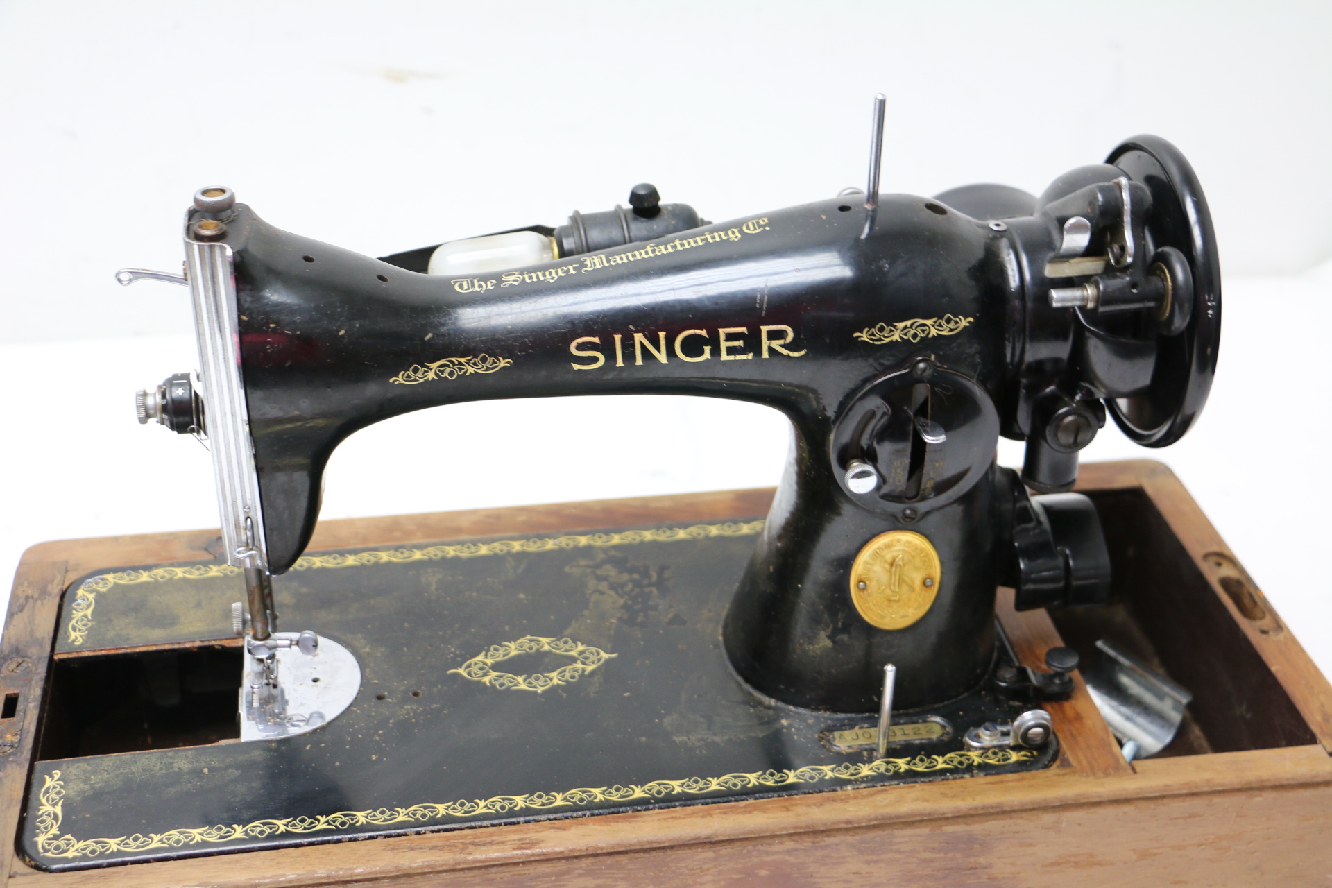VINTAGE Singer Sewing Machine AJ073122 w/ Case and Attachments for