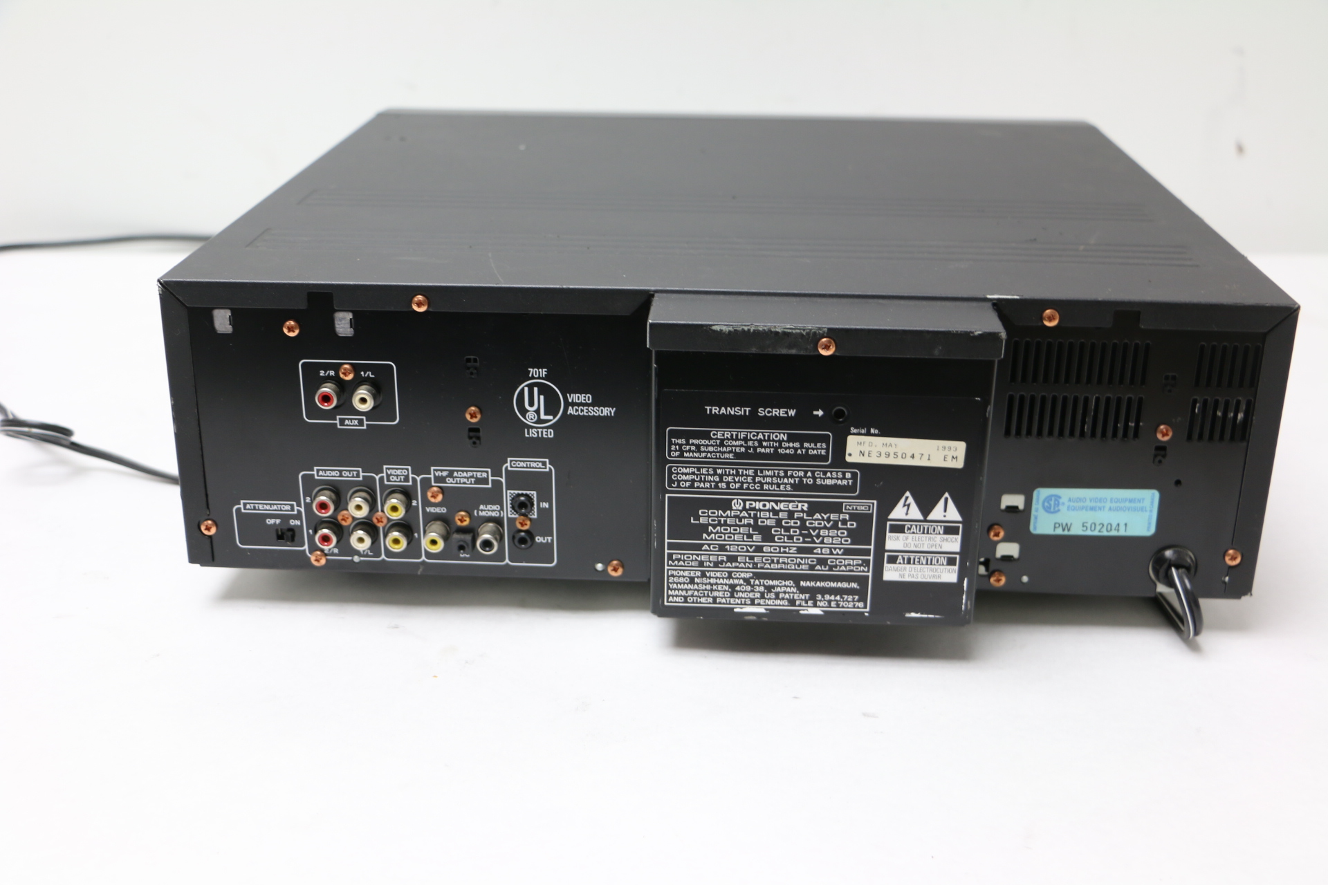 Pioneer CLDV820 CD CDV LD LaserDisc Player/LaserDisc Karaoke Player