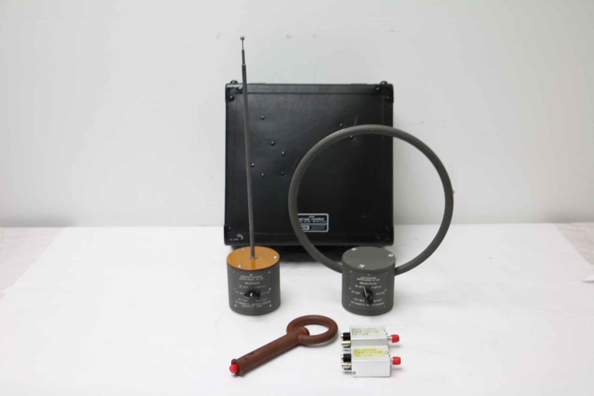 Singer LM105 Empire Antenna Equipment EMI Testing Loop And Vertical